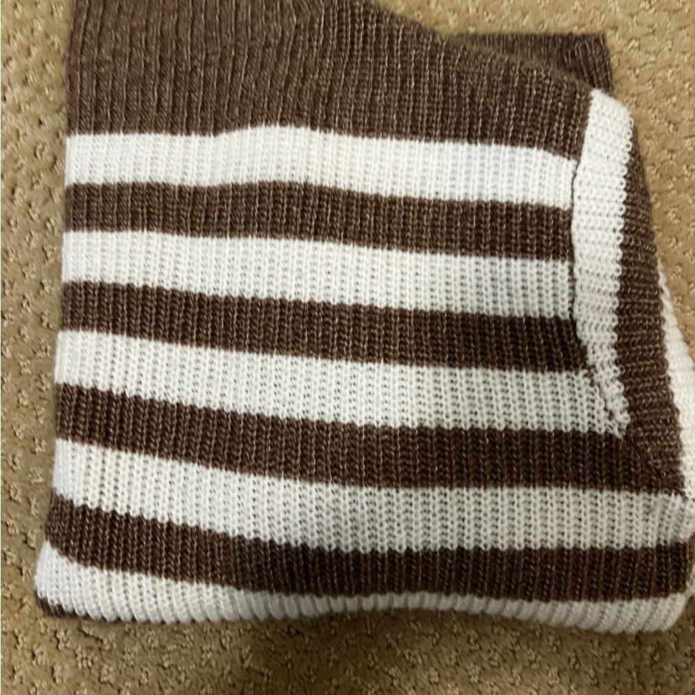 Sweater - Picture 2 of 6